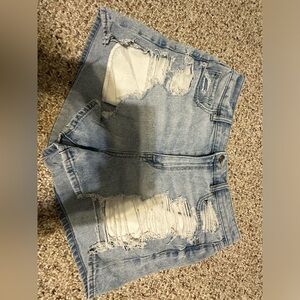 American eagle mom shorts! Super comfy and still have a lot of life left :))